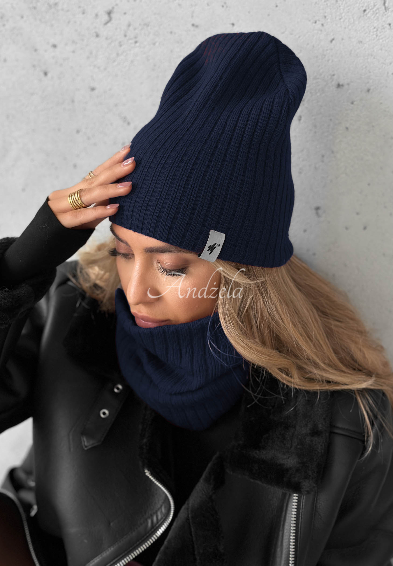 Prążkowana czapka Line granatowa