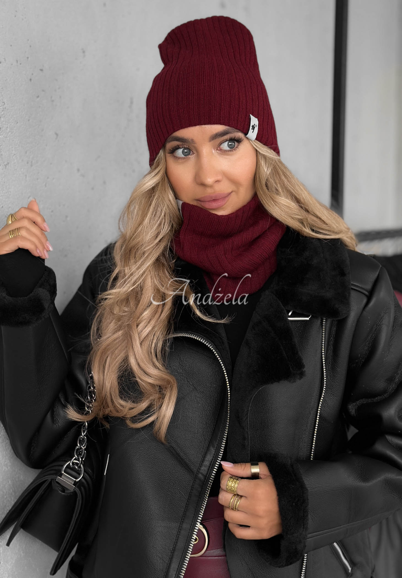 Prążkowana czapka Line burgundowa