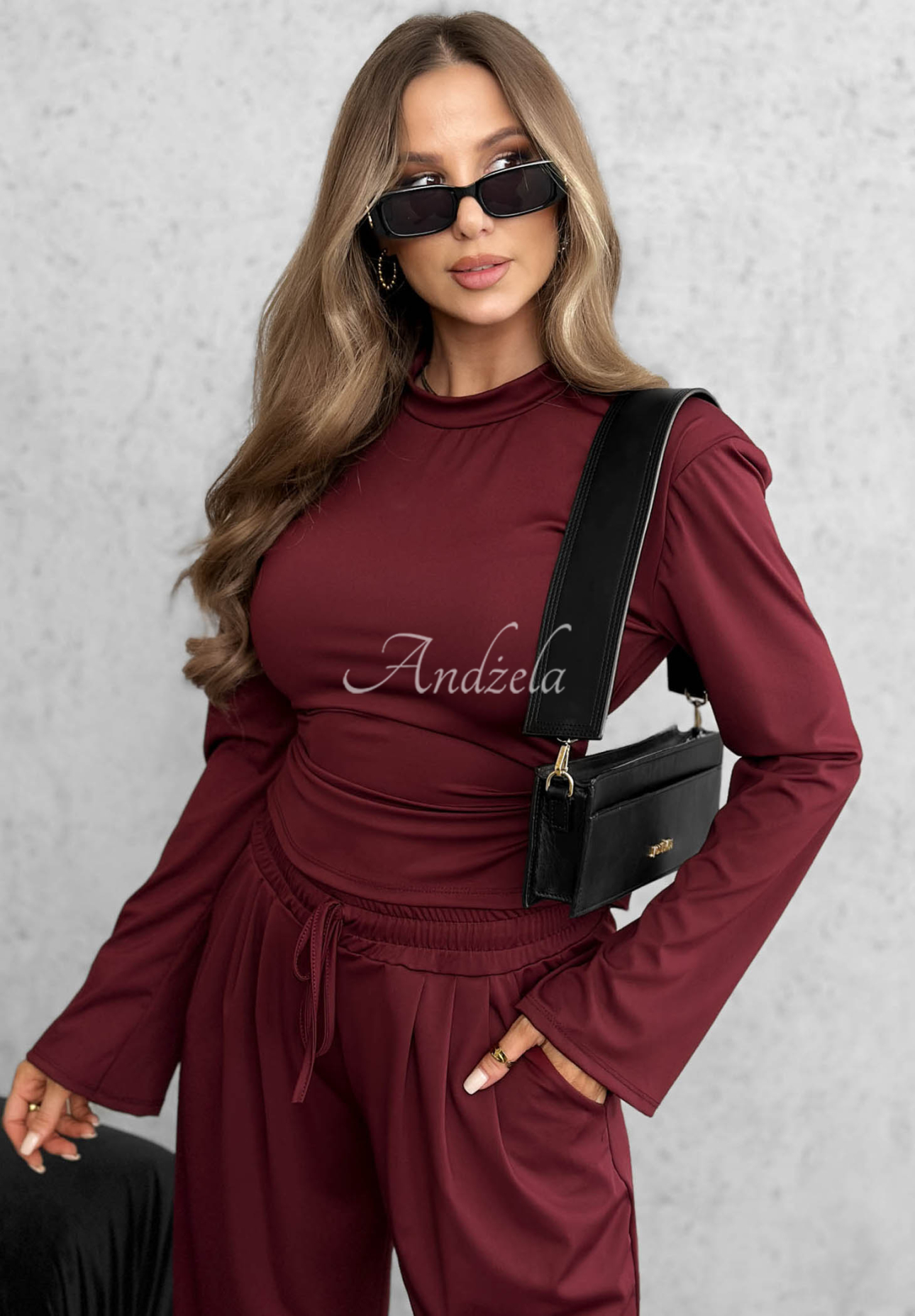 Komplet bluzka z wiązaniem i spodnie wide leg Keep Secret burgundowy