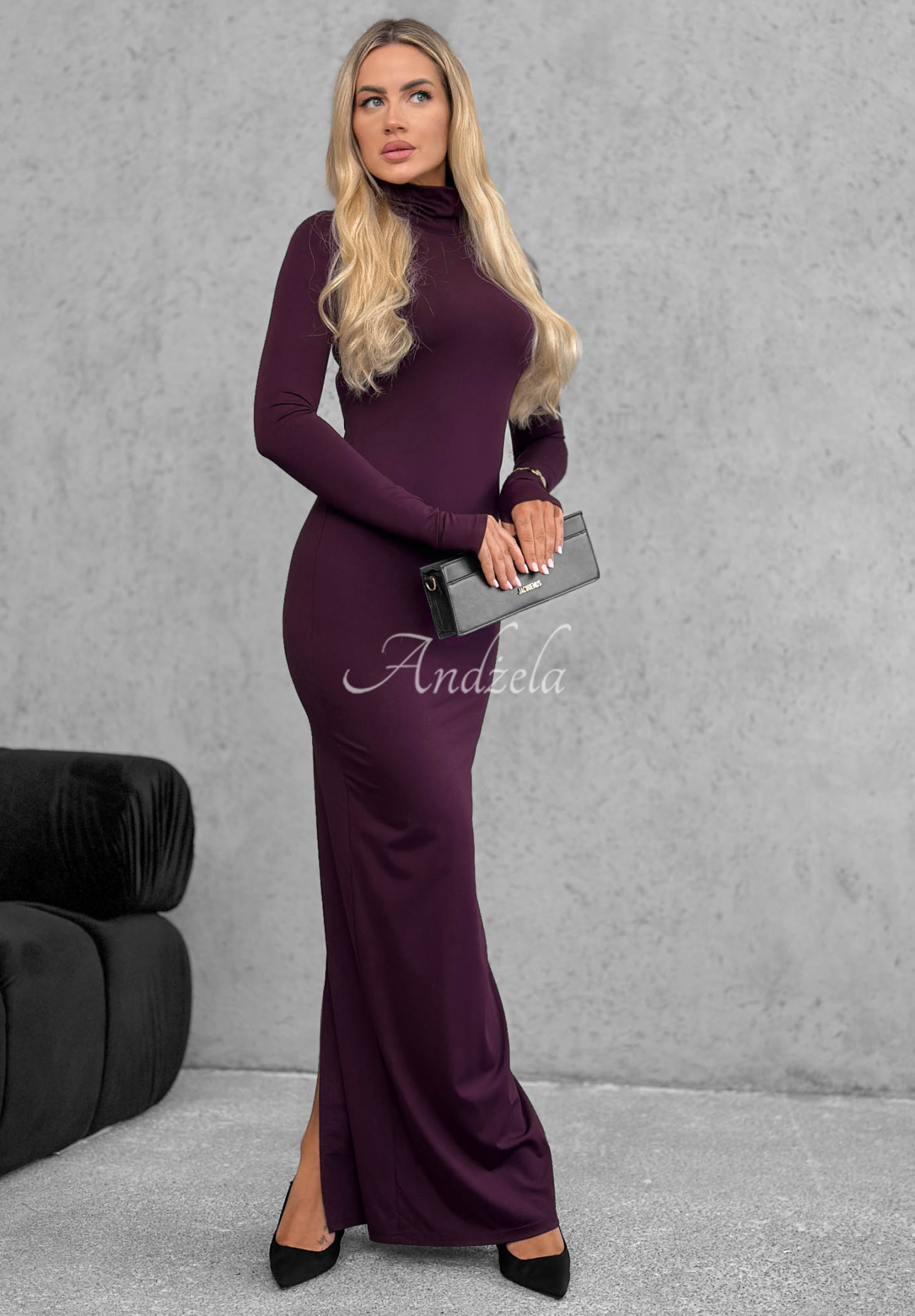 Fitted viscose dress with a turtleneck and slit, "Red Carpet" in berry
