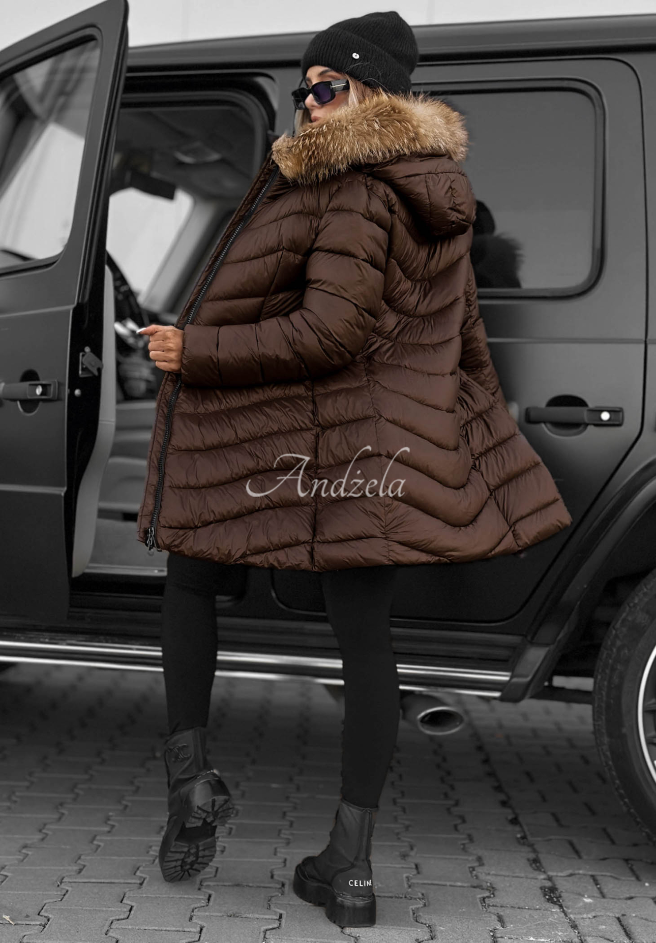 Pikowana kurtka z kapturem Winter czekoladowa