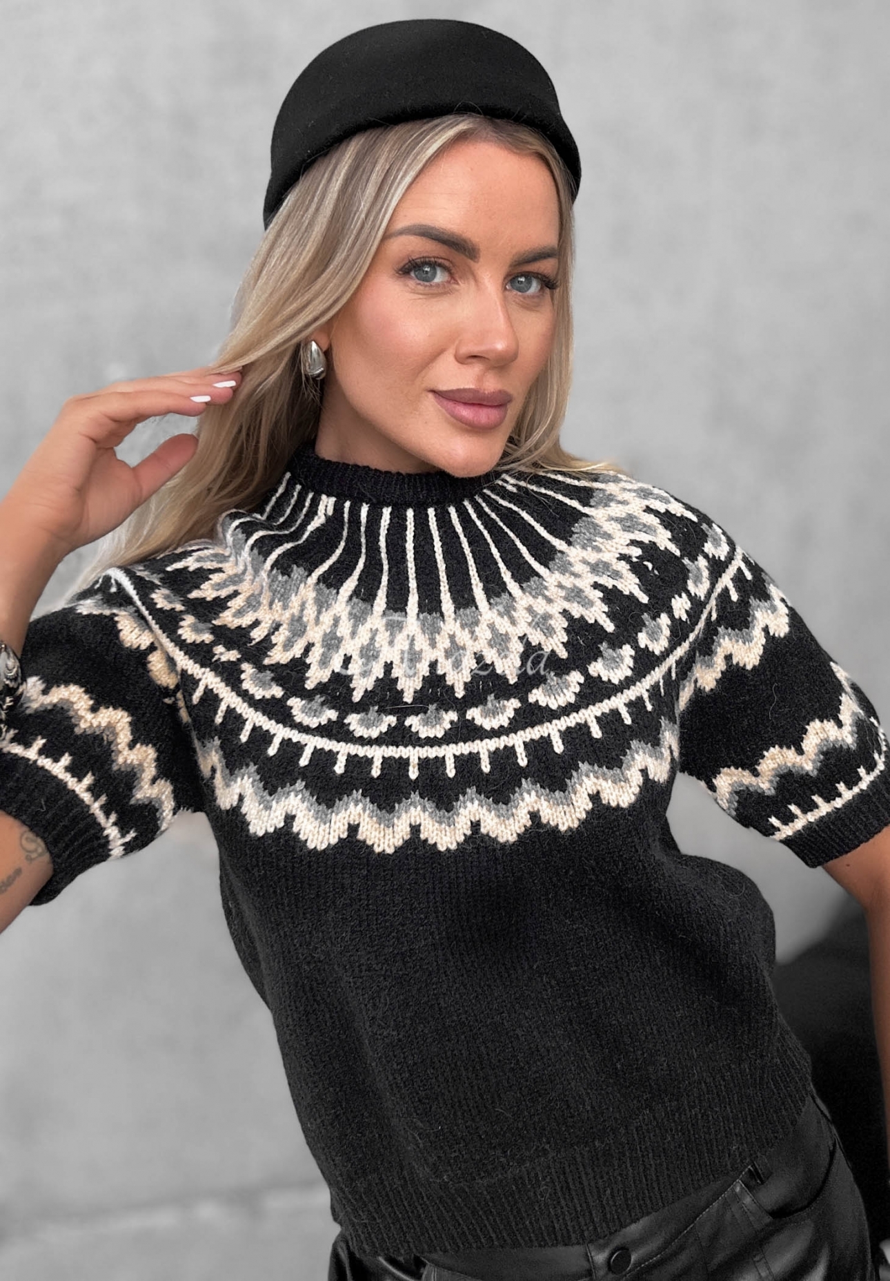 Mine October Black Short-Sleeved Patterned Sweater