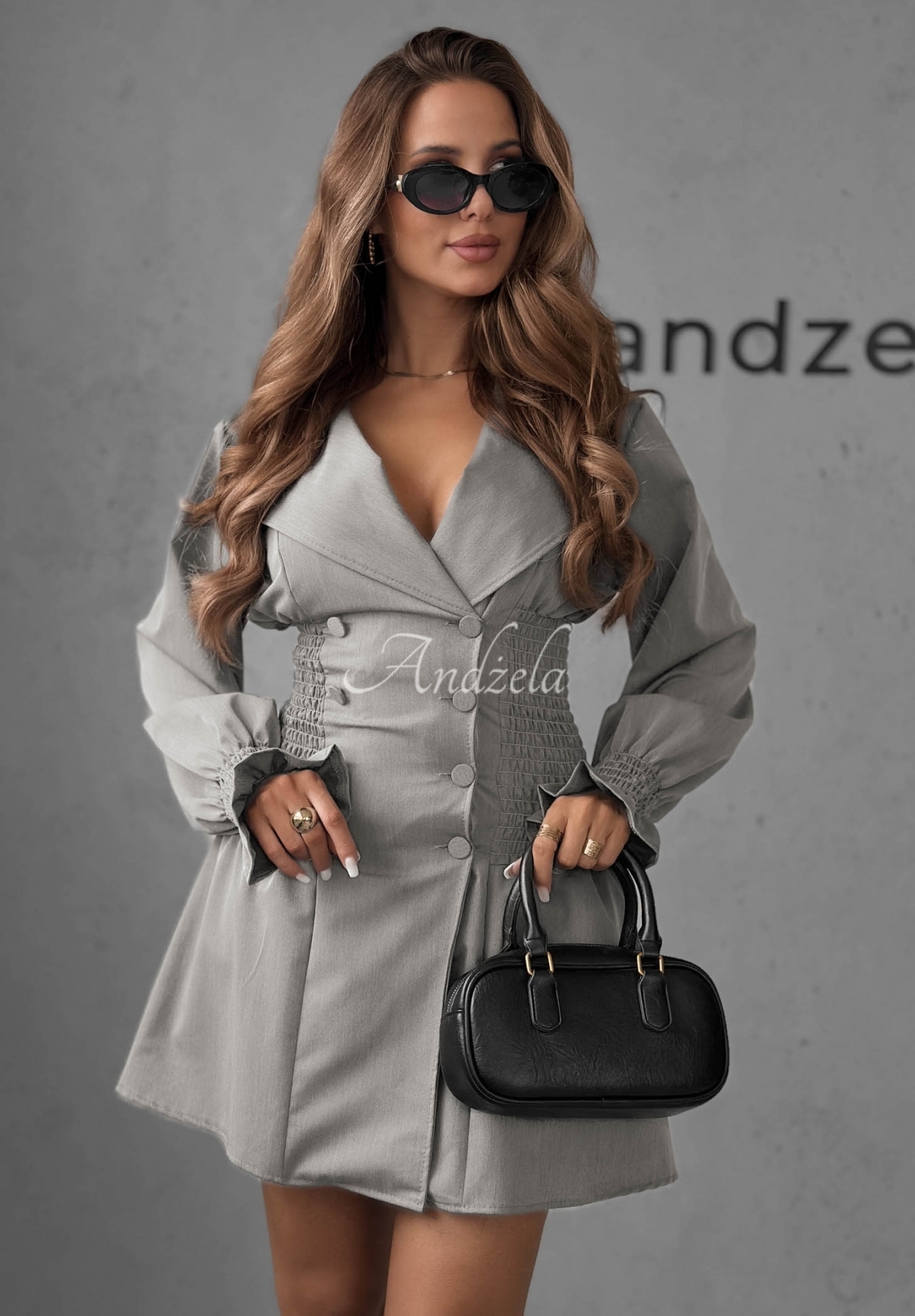Marynarkowa sukienka mini z marszczeniami City Romance jasnoszara