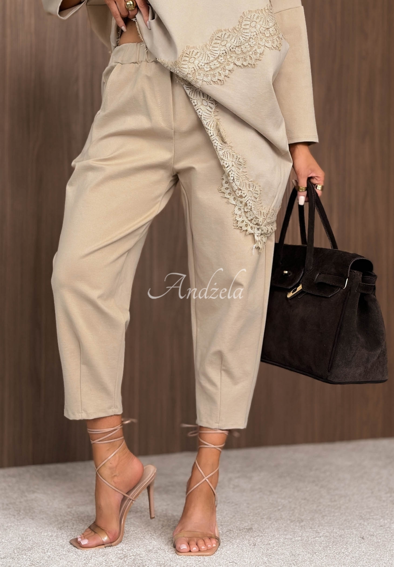 Rainy Saturday Beige Viscose Balloon Pants with an Elastic Waistband