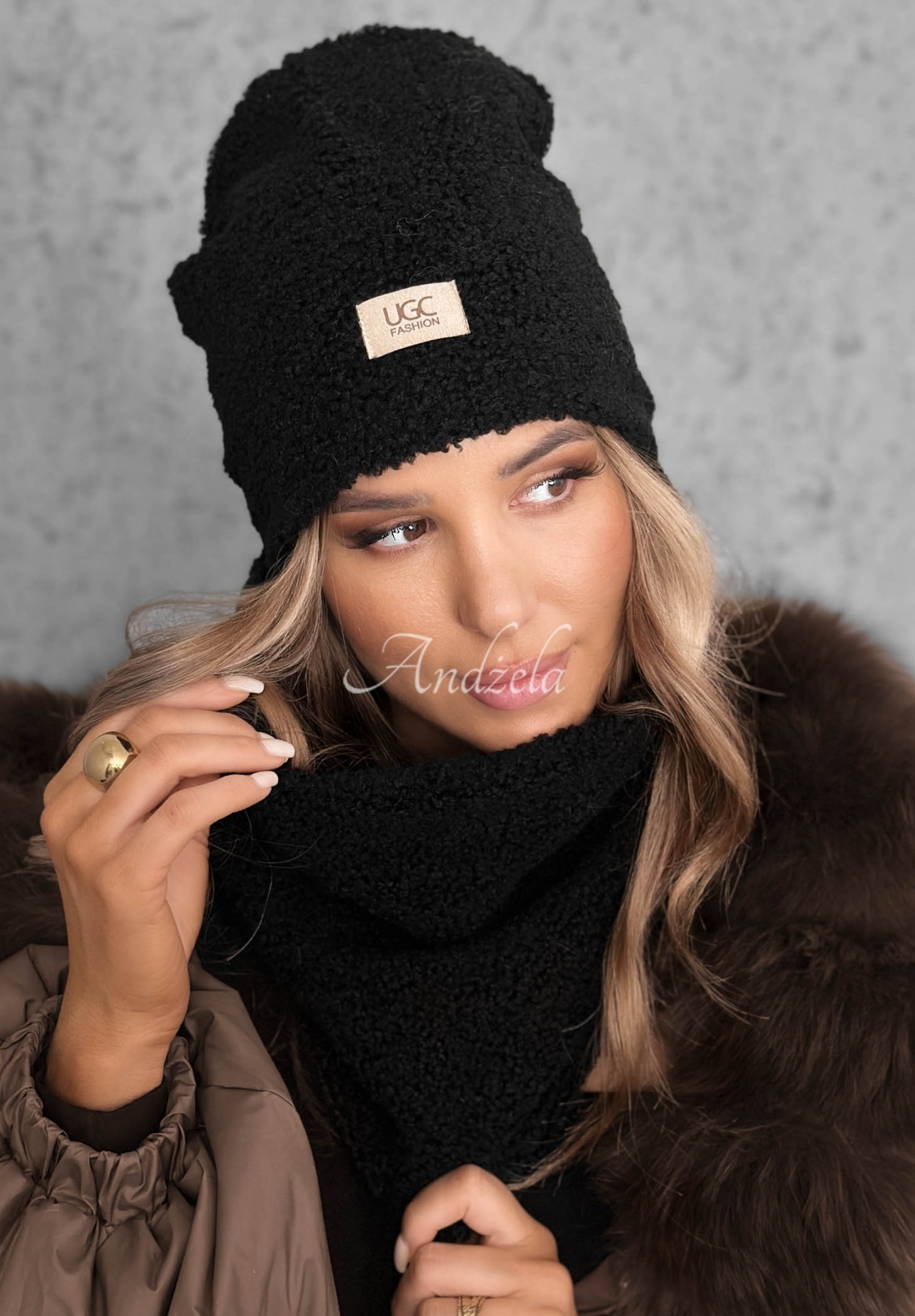 Winter Lady Black Fur-Trimmed Hat and Scarf Set