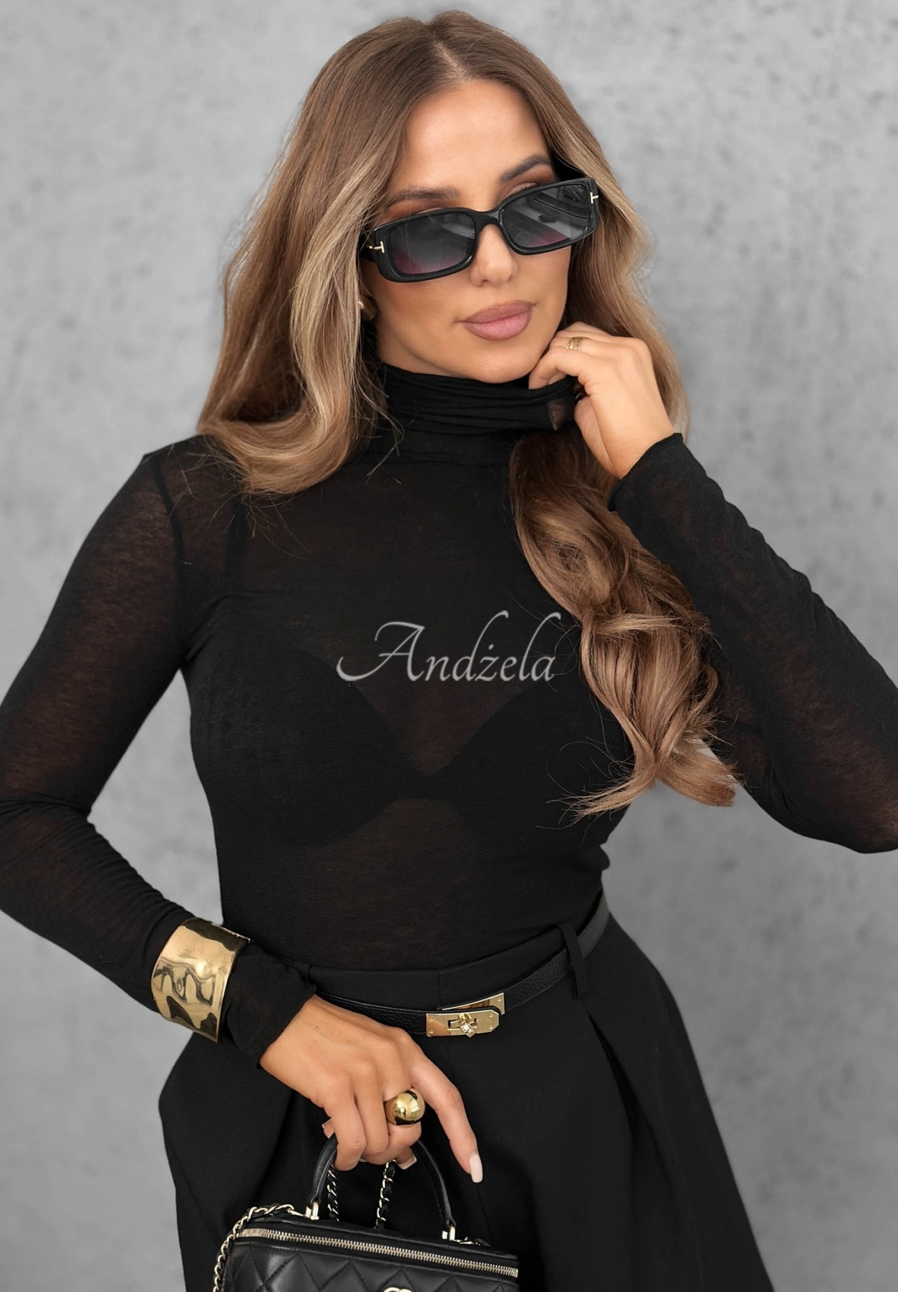 Soft And Warm Black Long-Sleeve Turtleneck Blouse with Viscose and Cashmere