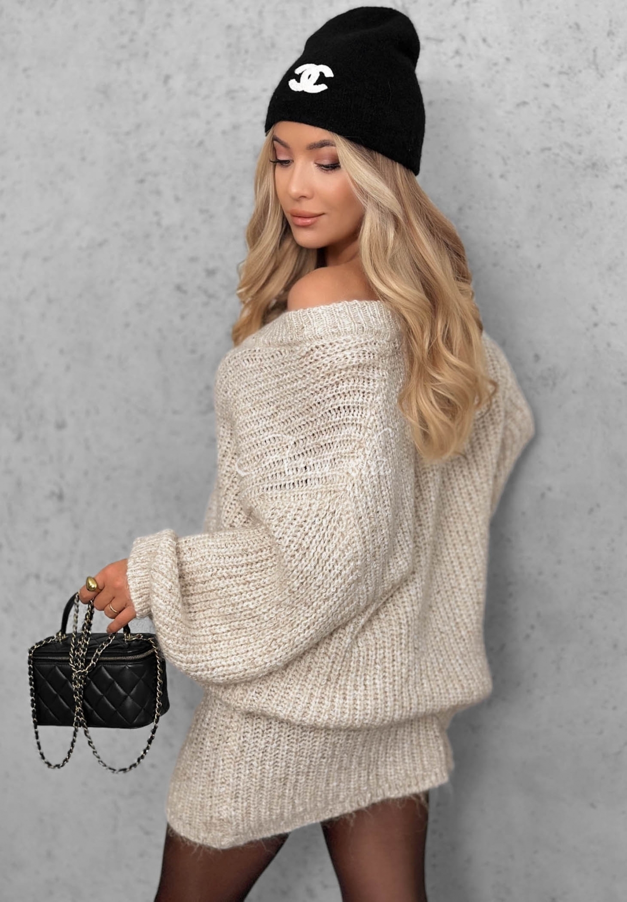 Dzianinowy komplet sweter i spódniczka mini z wełną Cloud Hug beżowa