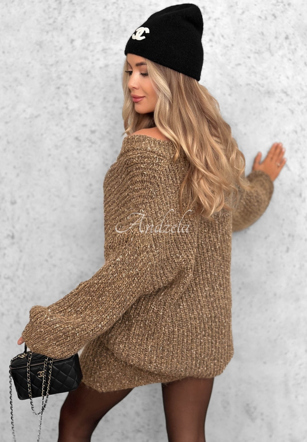 Knitted set consisting of a sweater and mini skirt with Cloud Hug mocha wool
