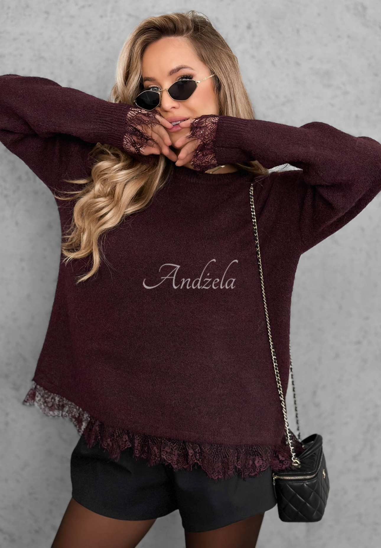 Sweter oversize z wełną i koronką Cozy Softness jagodowy