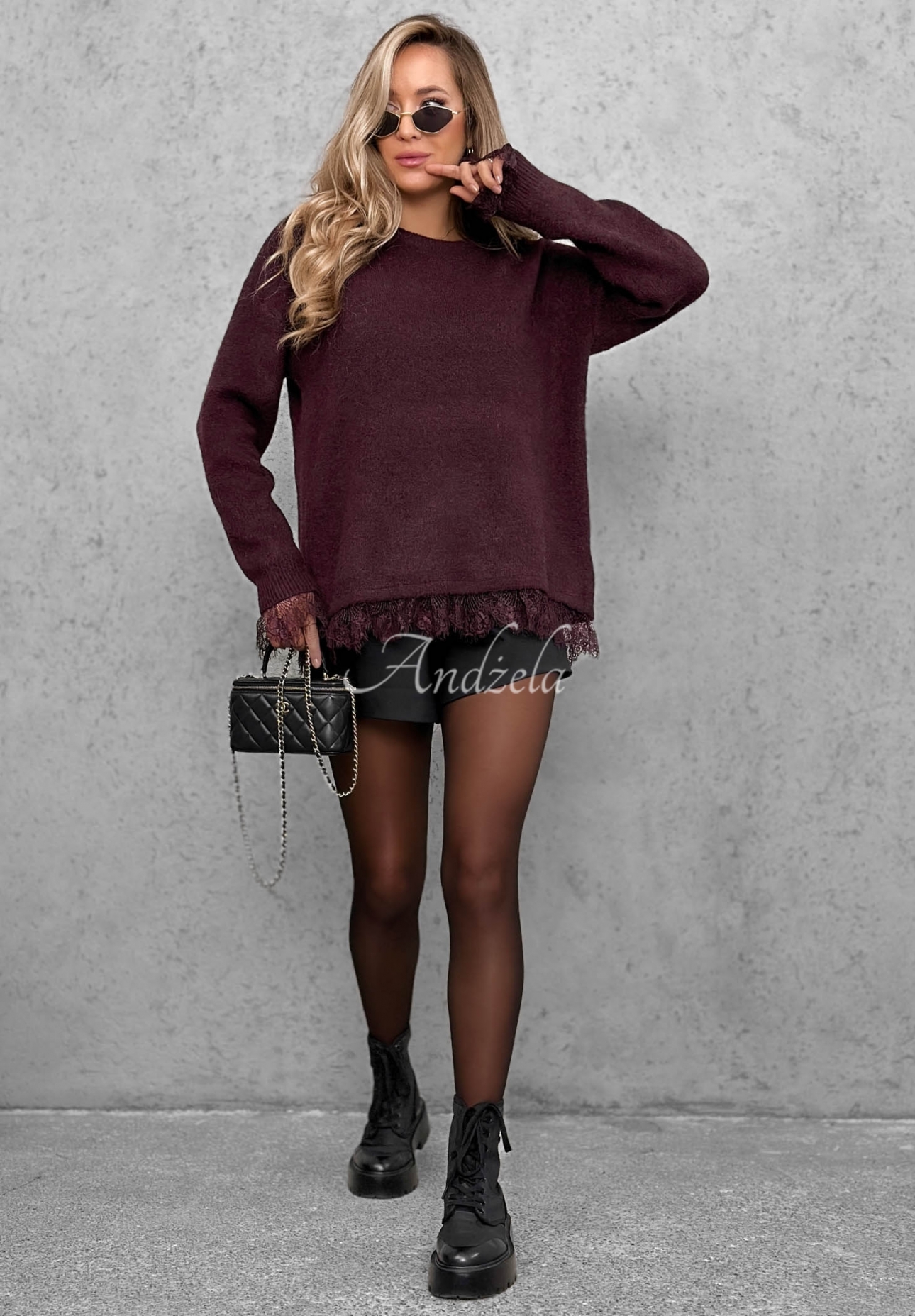 Sweter oversize z wełną i koronką Cozy Softness jagodowy