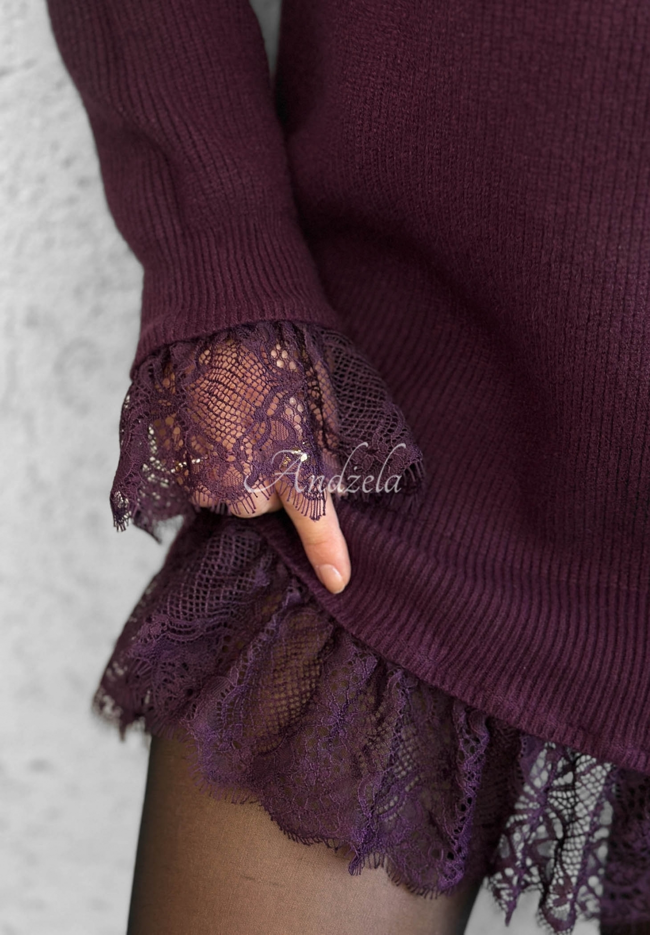 Autumn Spell Berry-Colored Viskose Knit Dress with Turtleneck and Lace