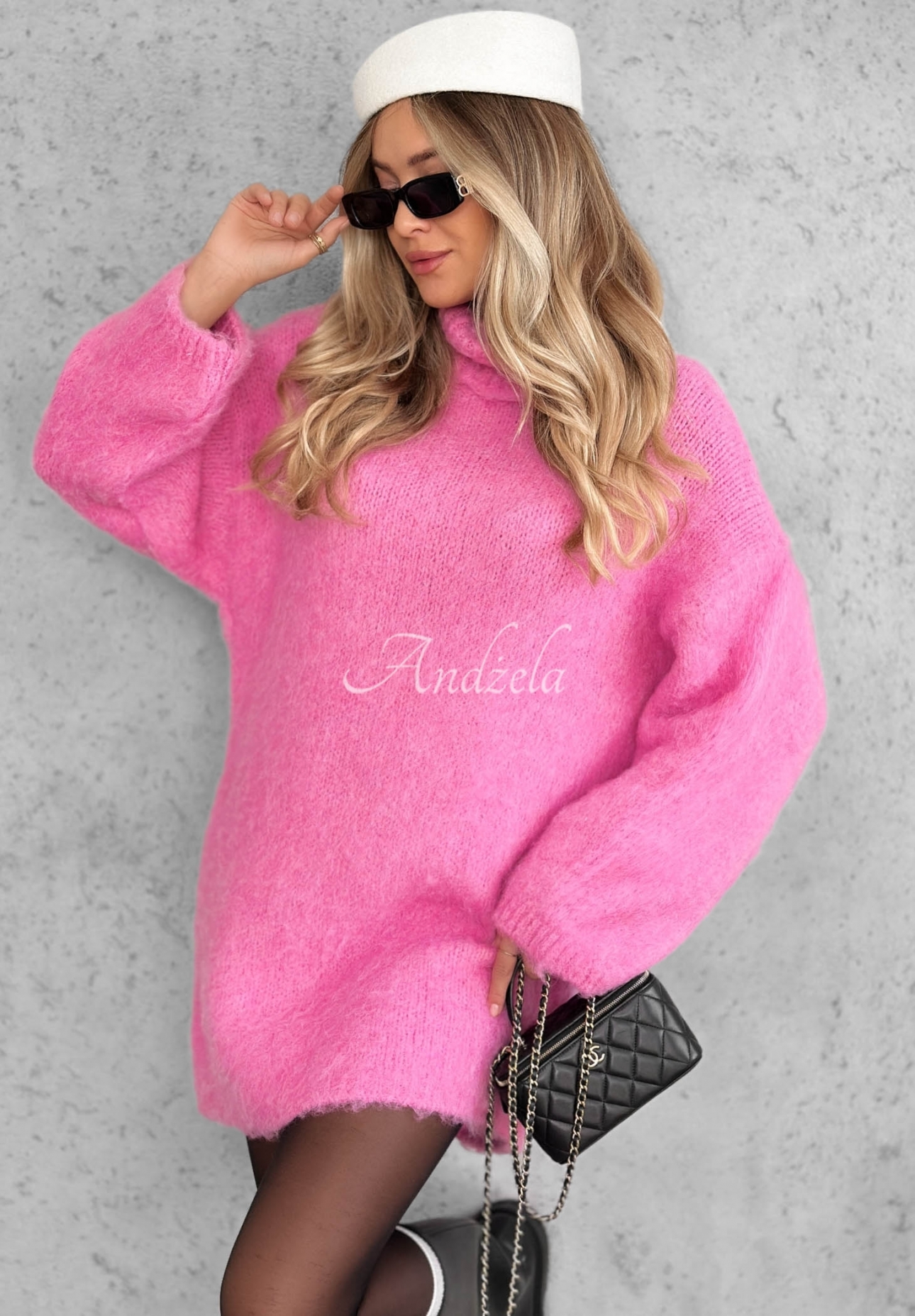 Dzianinowa sukienka z golfem z wełną i wiskozą Cozy Babe różowa