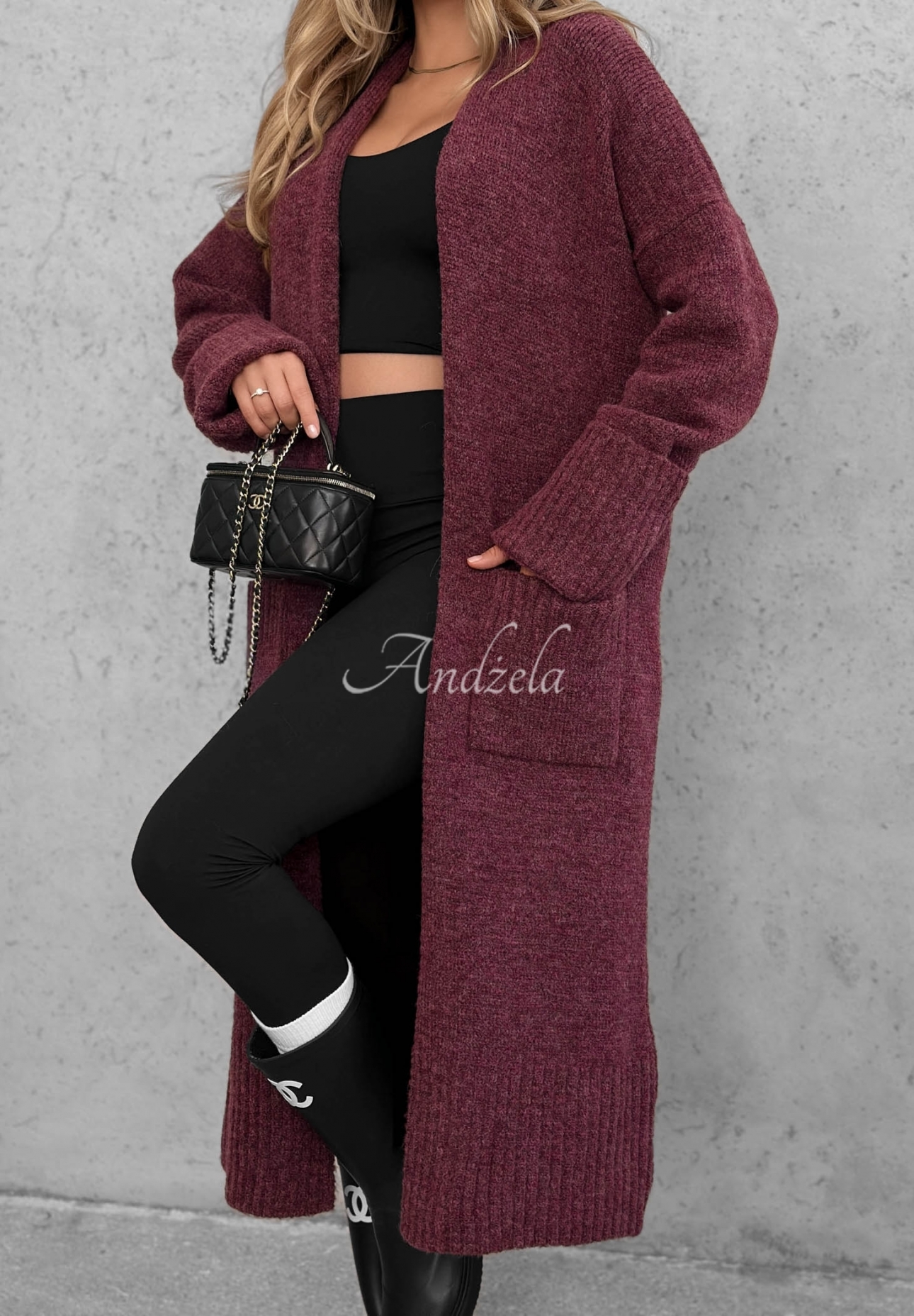 Long, oversized cardigan with pockets, made of Marbelio blueberry-colored wool
