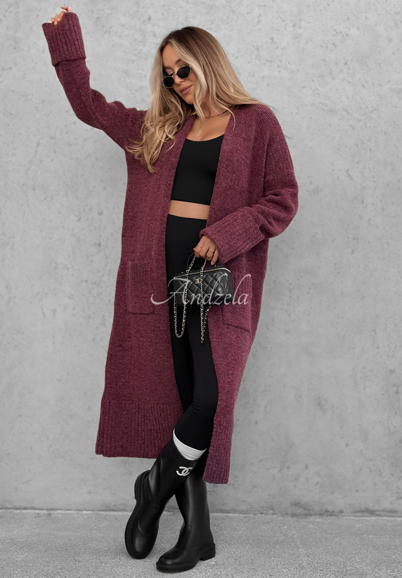 Long, oversized cardigan with pockets, made of Marbelio blueberry-colored wool