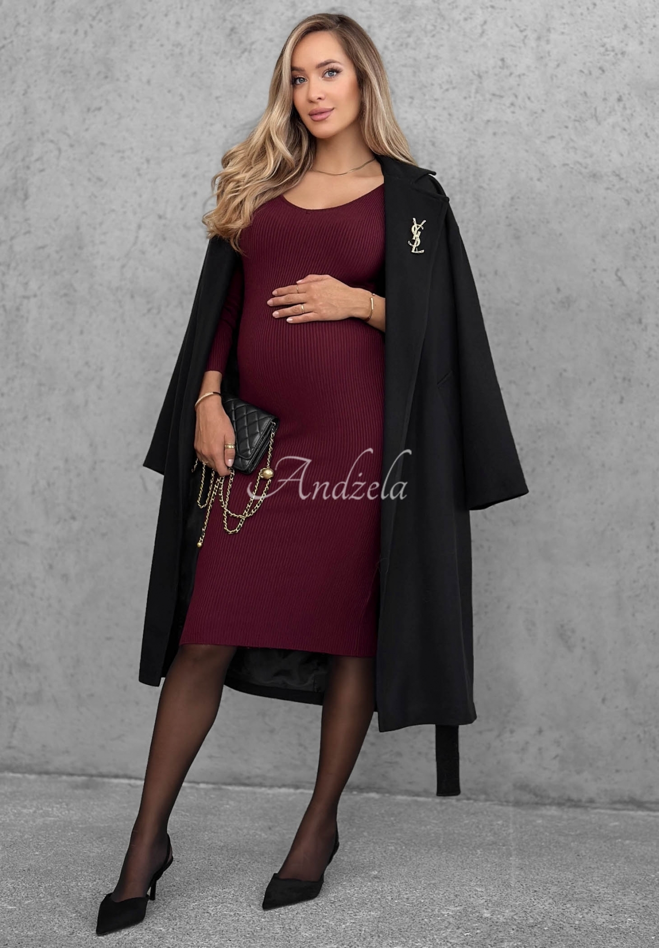 Fitted viscose midi dress with long sleeves and a neckline by City Morning in berry