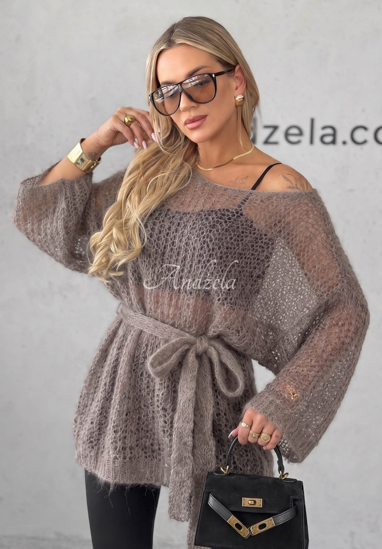 Długi moherowy sweter z paskiem Sweet Comfort mokka