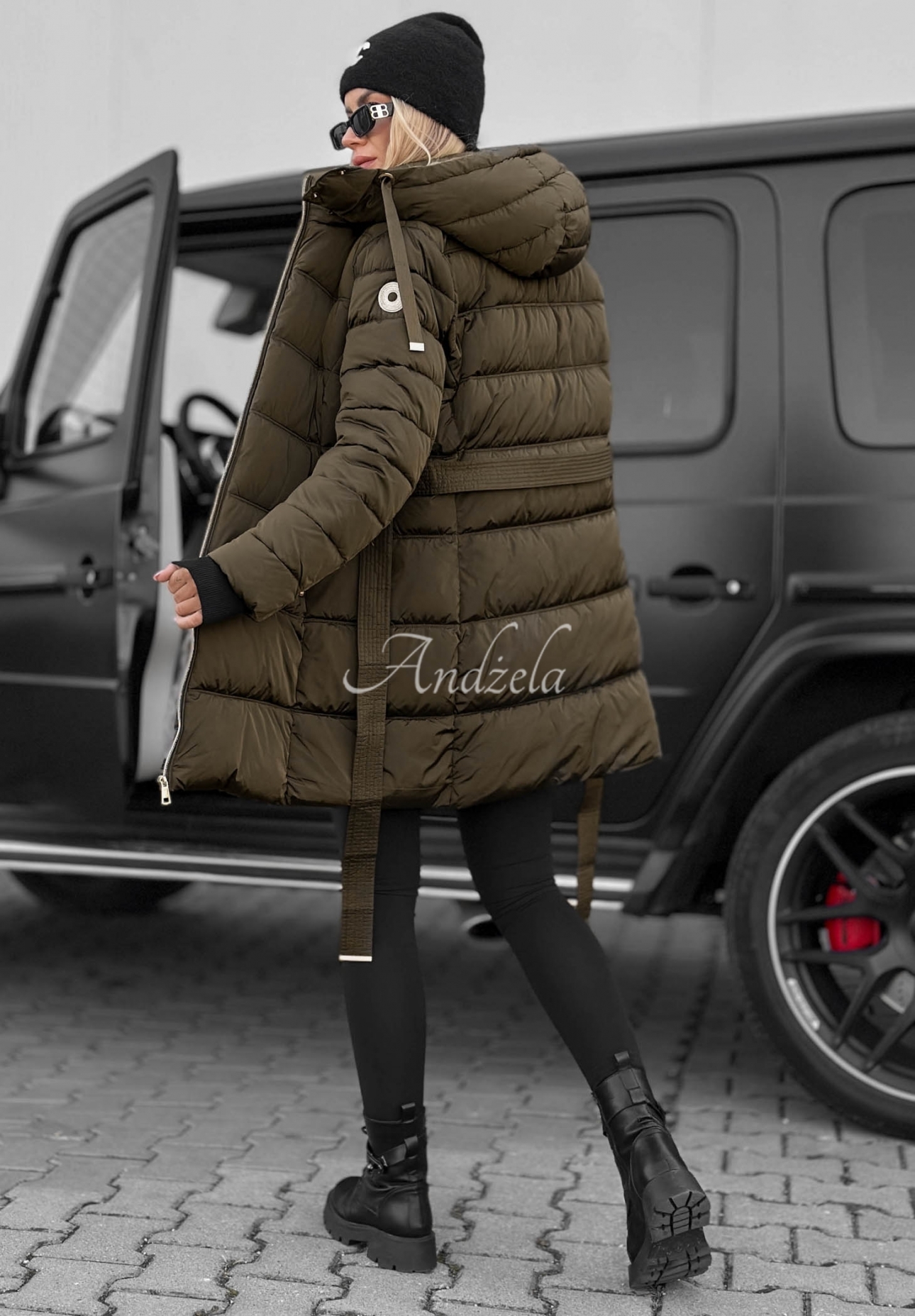 Długa pikowana kurtka z kapturem i paskiem Cold Theory khaki