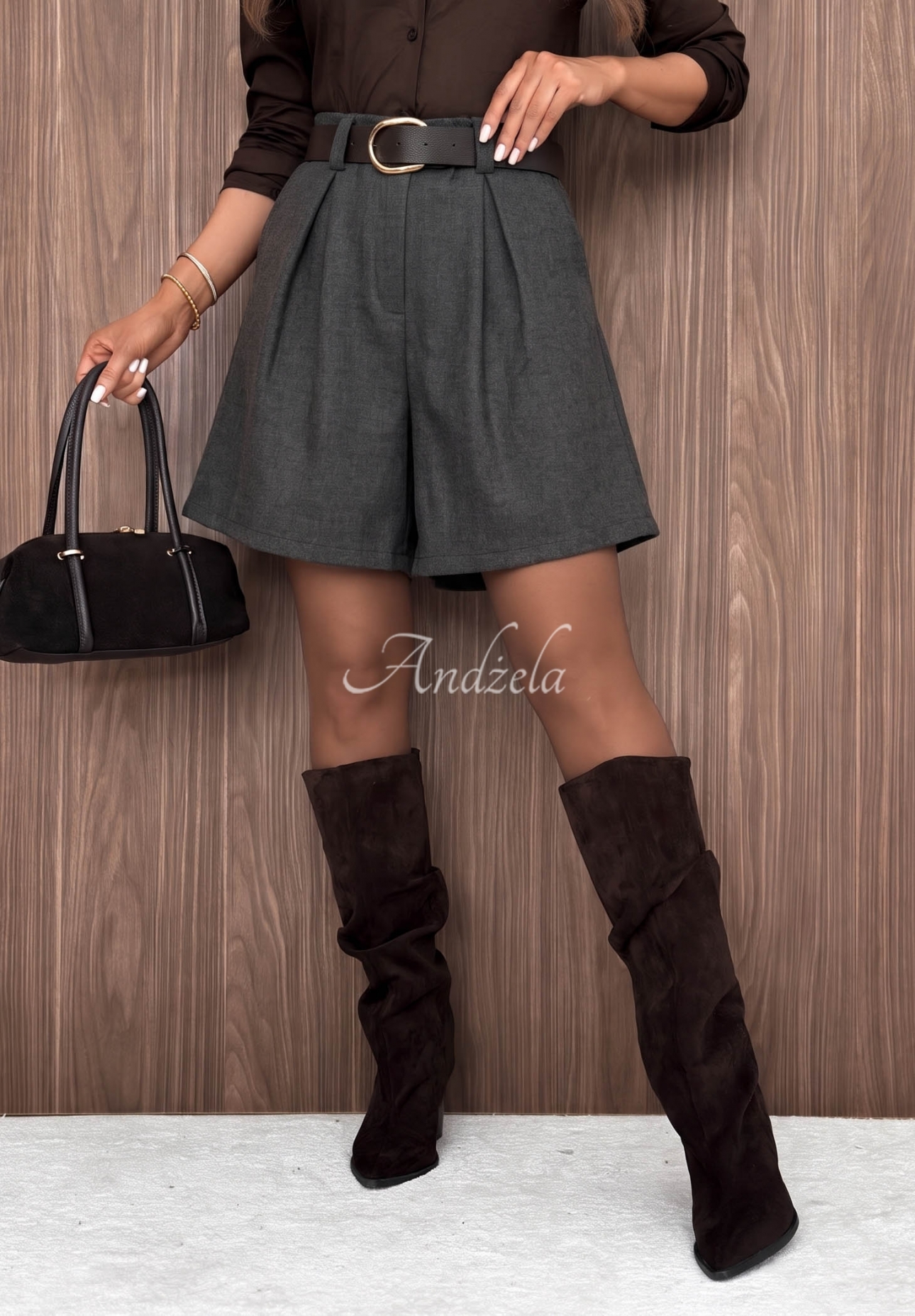 Short cotton-viscose shorts with a Maple Days belt in graphite